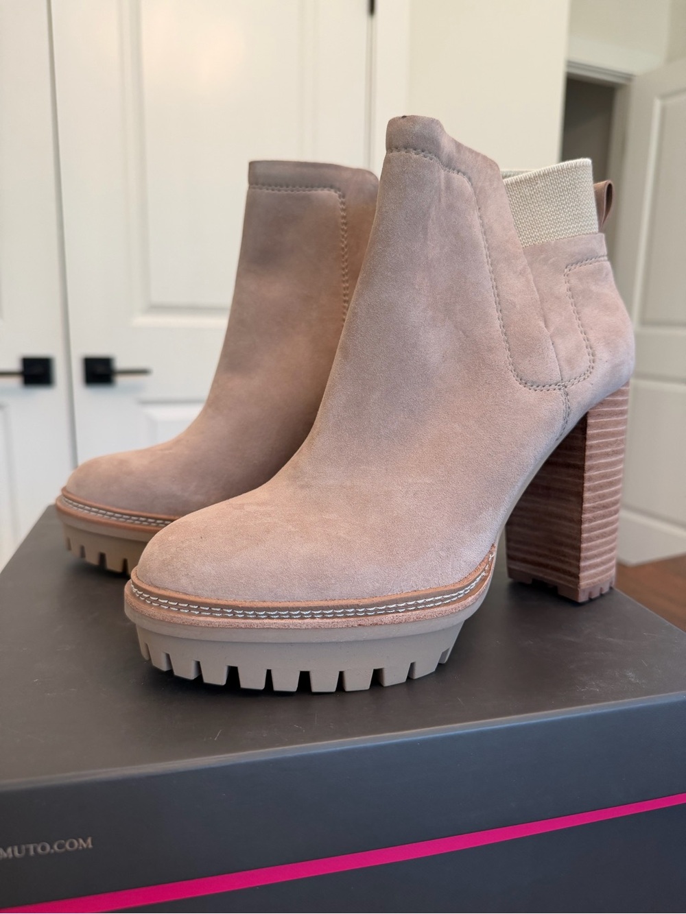 Vince Camuto Erinia Suede Lug Sole Platform Ankle Boots Taupe 7. New with box